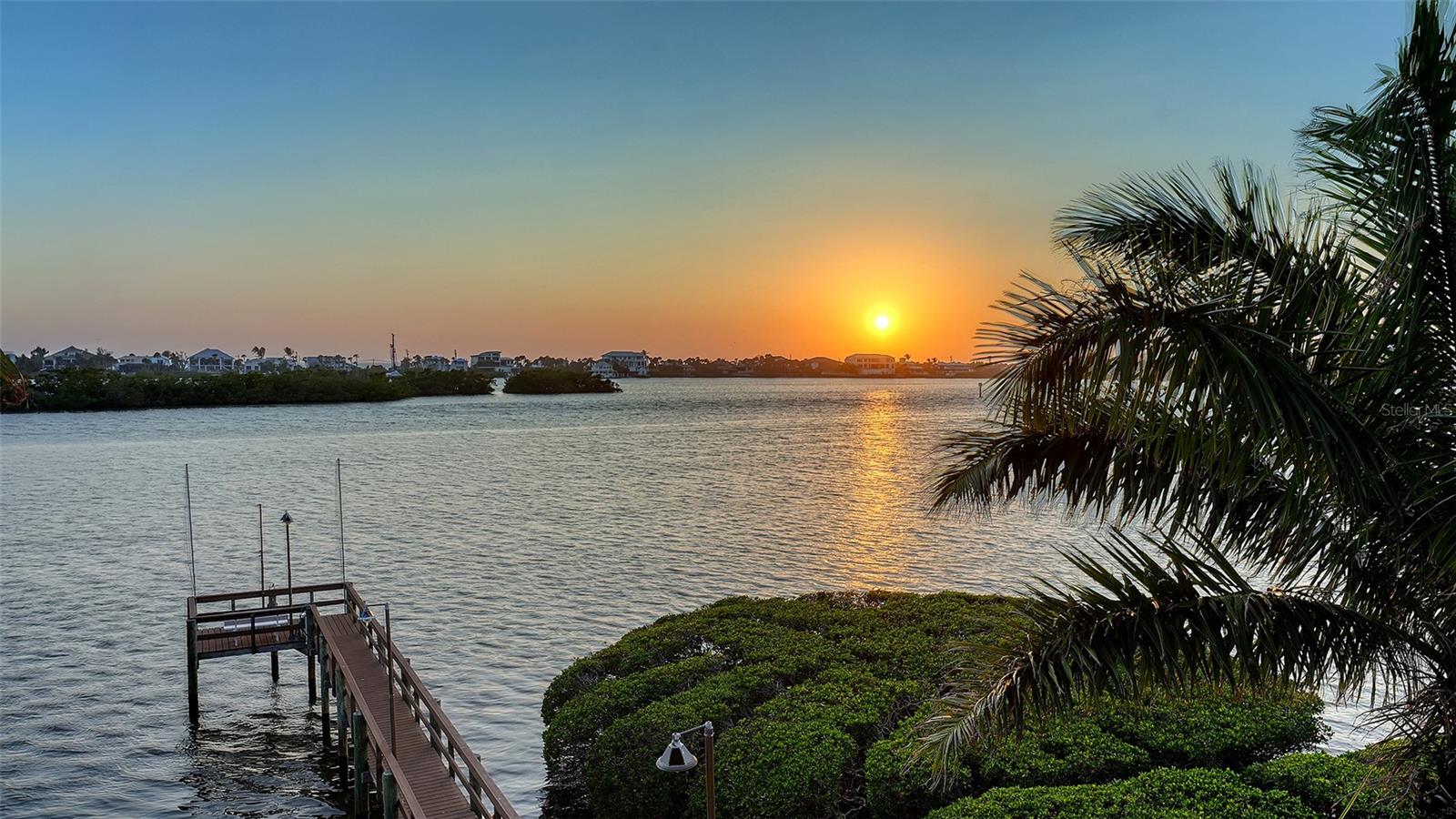 275 LOOKOUT POINT DR — photo 87