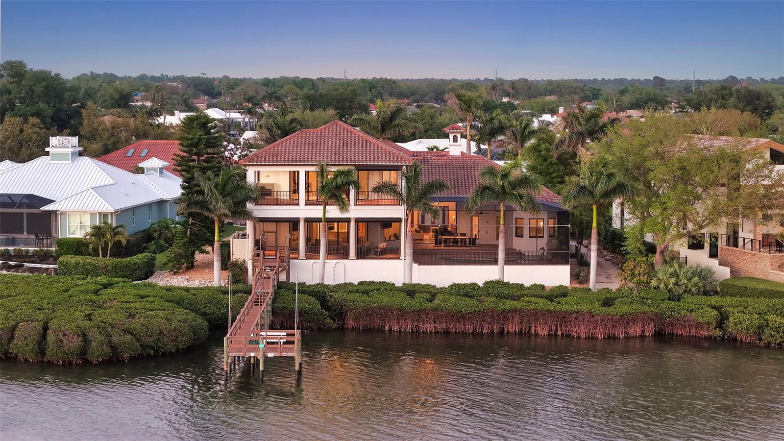 275 LOOKOUT POINT DR — photo 81
