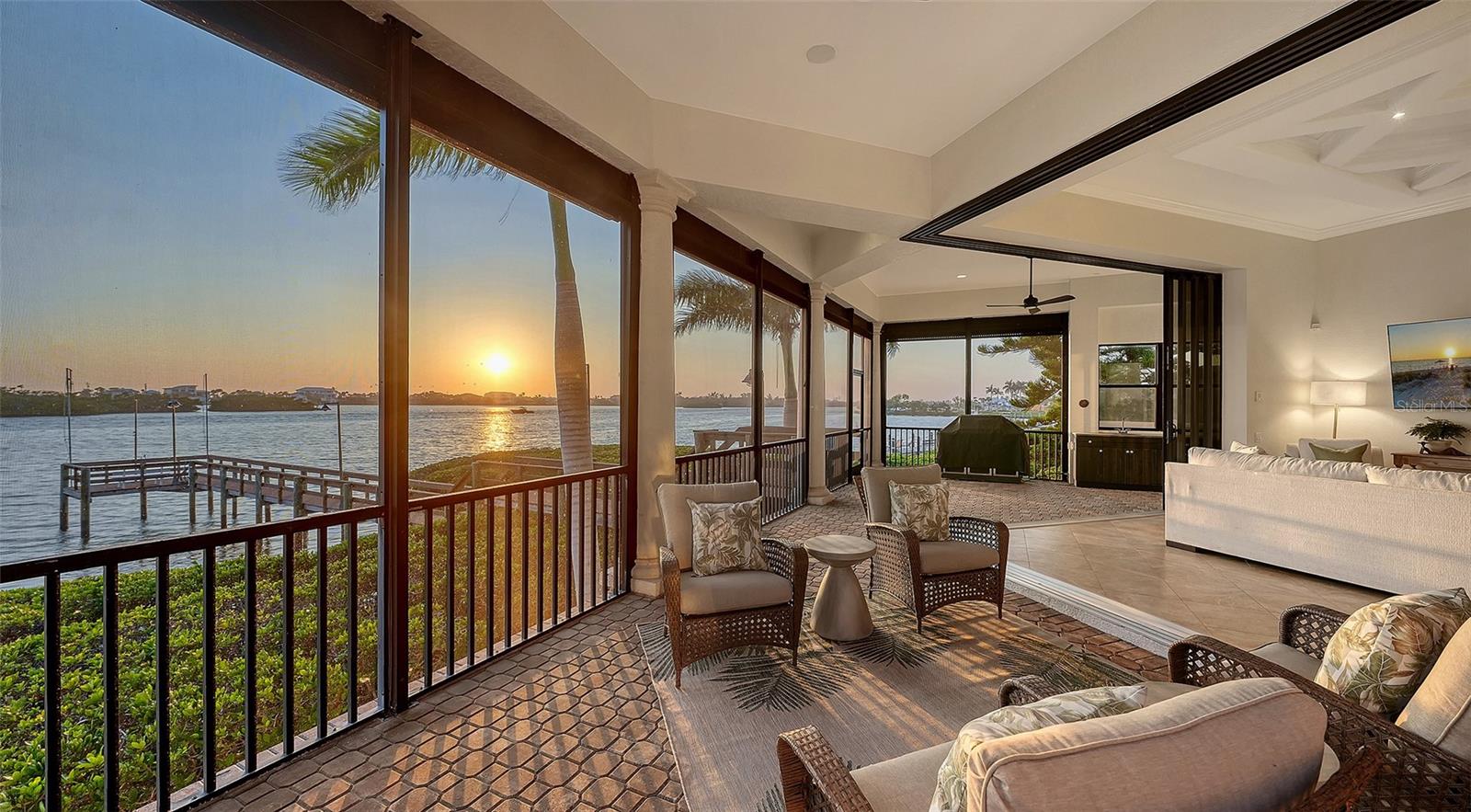 275 LOOKOUT POINT DR — photo 31