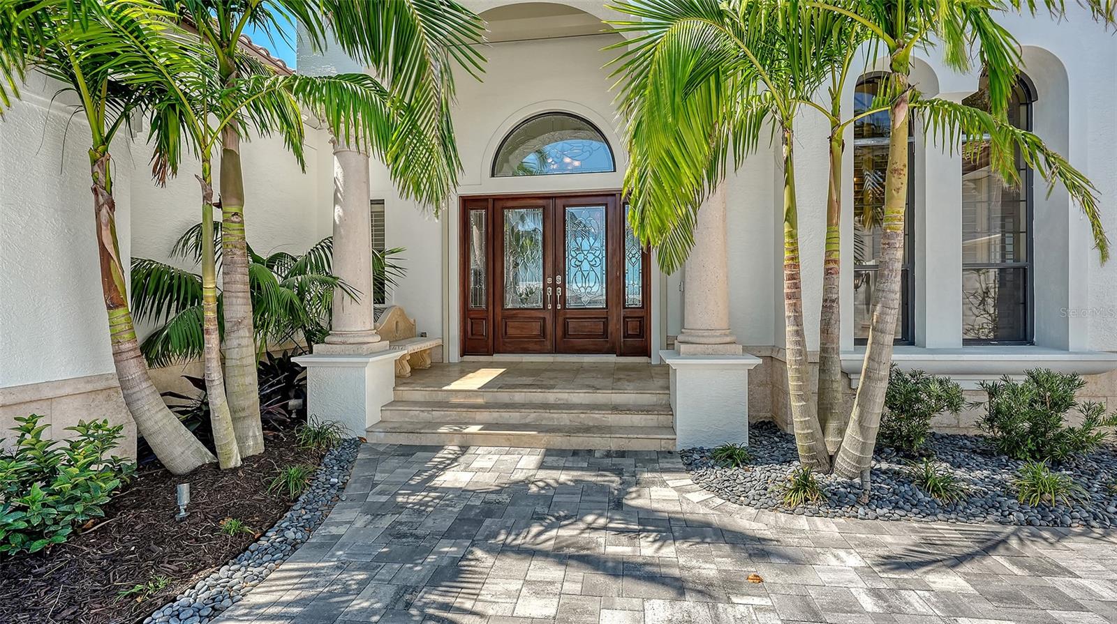 275 LOOKOUT POINT DR — photo 7