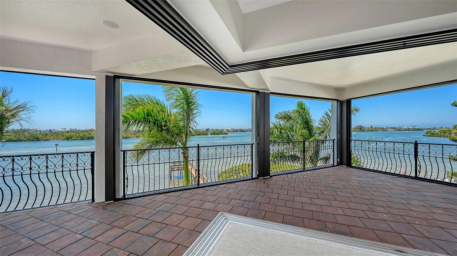 275 LOOKOUT POINT DR — photo 70
