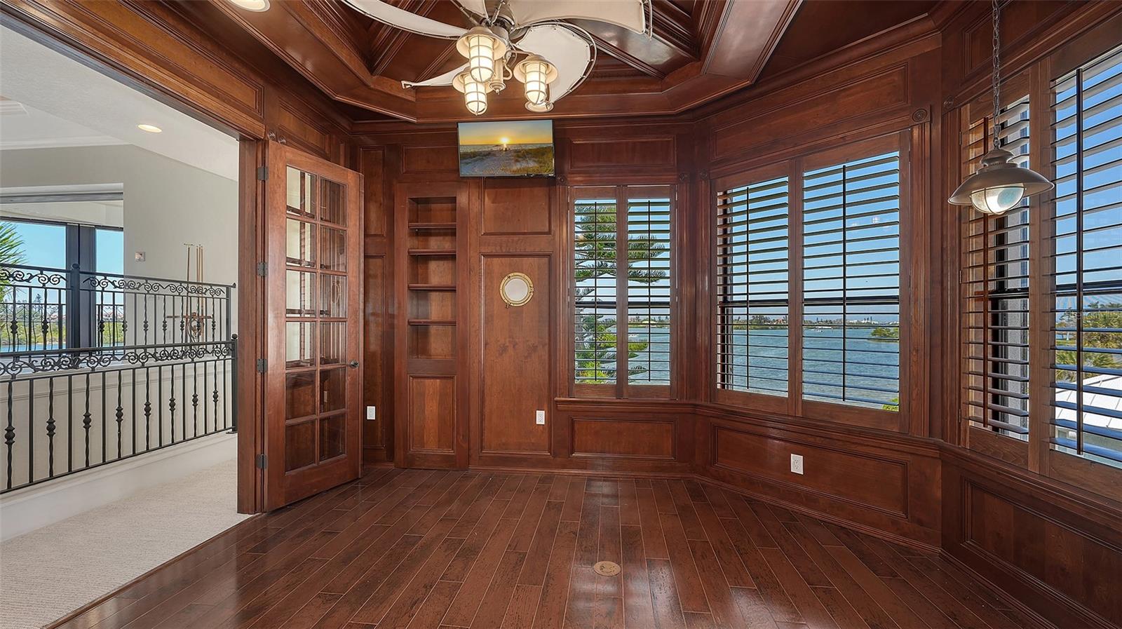 275 LOOKOUT POINT DR — photo 60