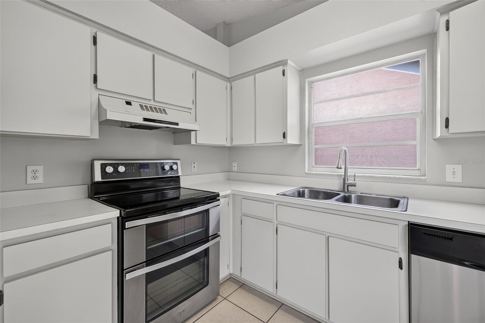 1016 HARDWOOD DR — photo 17