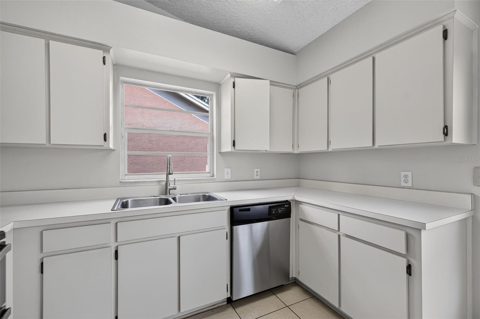 1016 HARDWOOD DR — photo 18