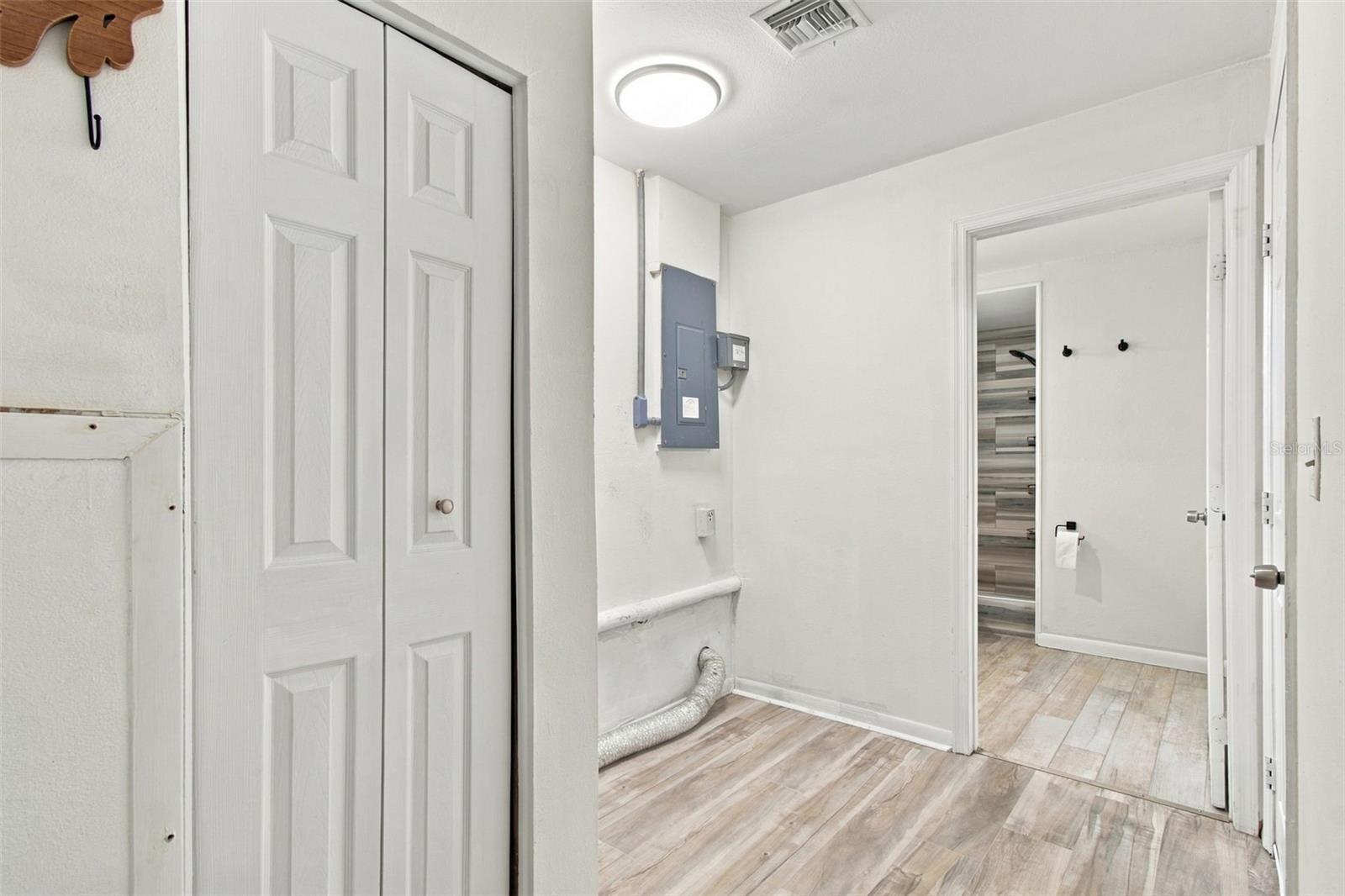 1711 N HIGHLAND AVE — photo 24