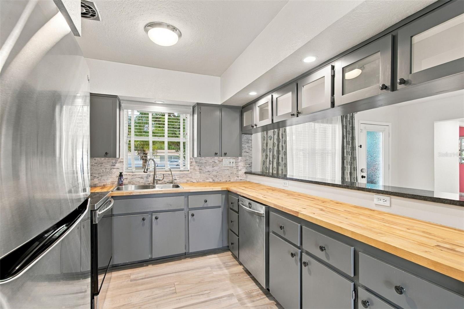 1711 N HIGHLAND AVE — photo 21