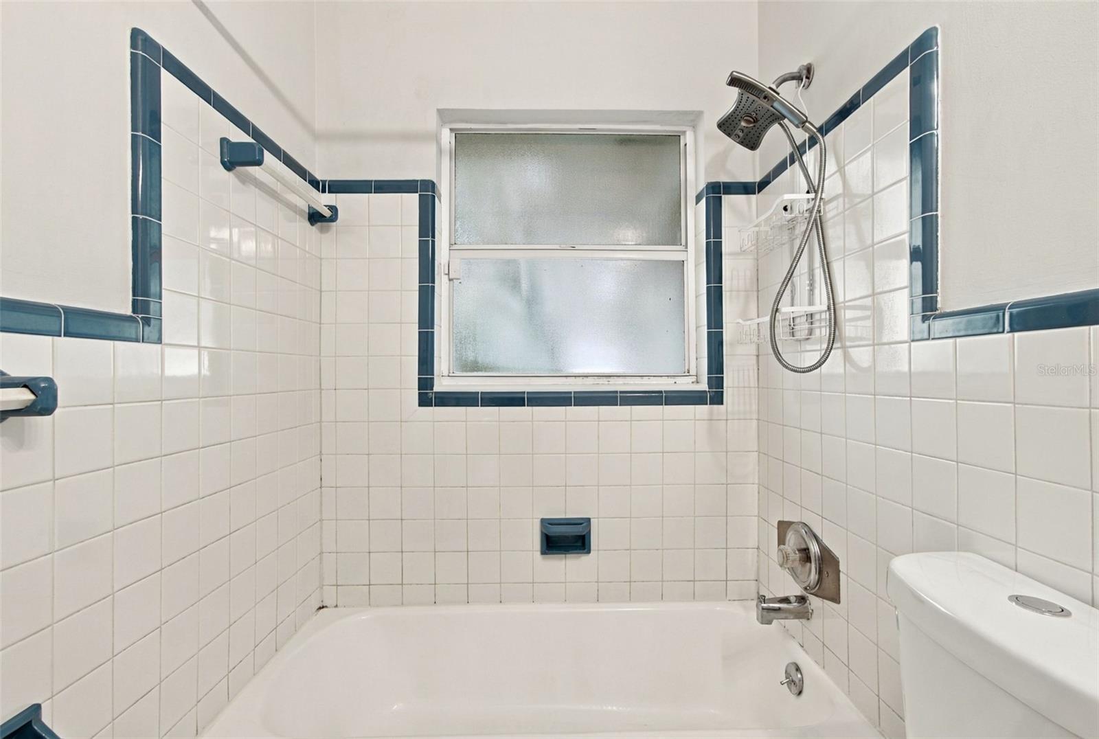 1711 N HIGHLAND AVE — photo 40