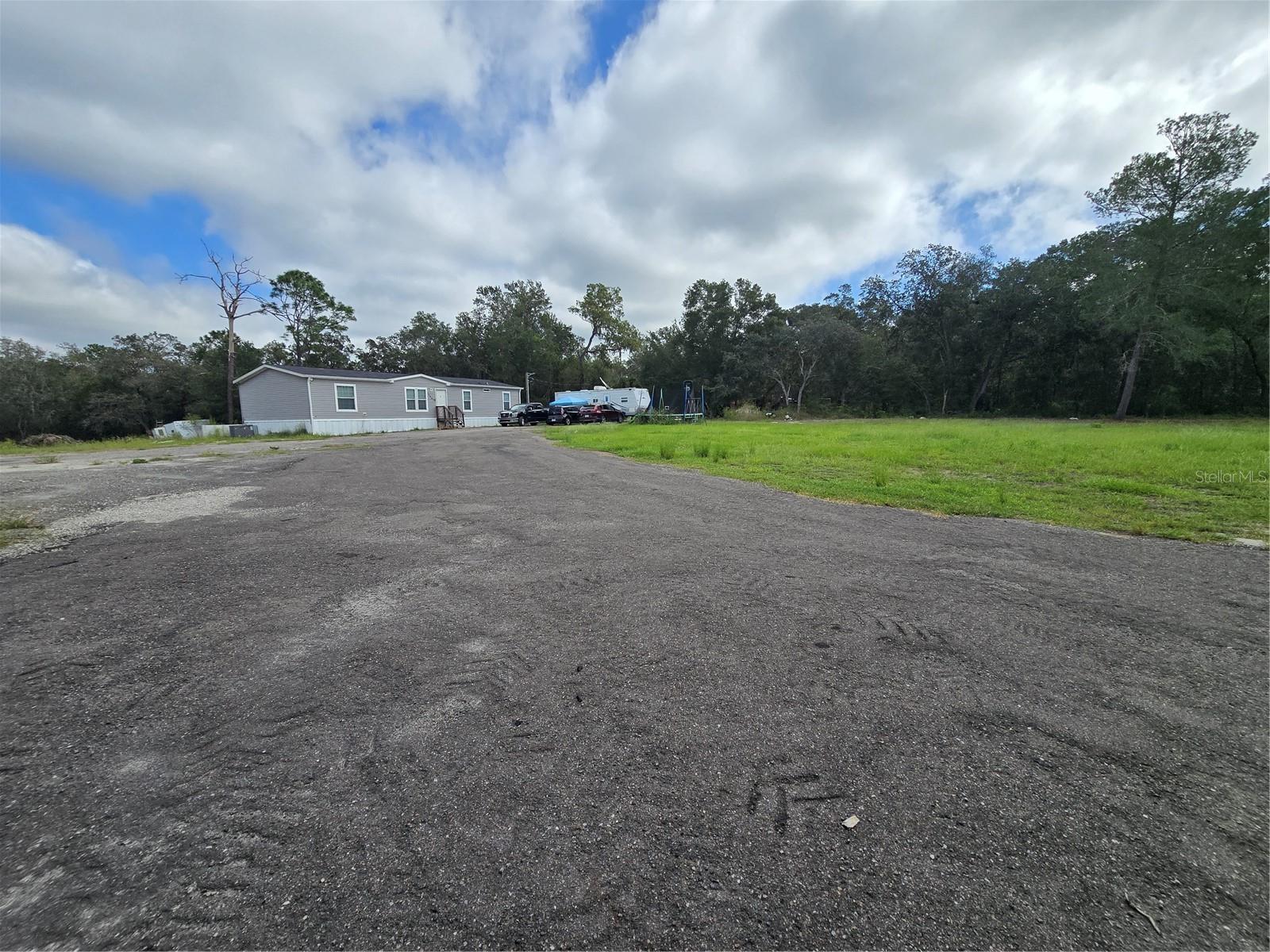17047 HELEN K DR — photo 4