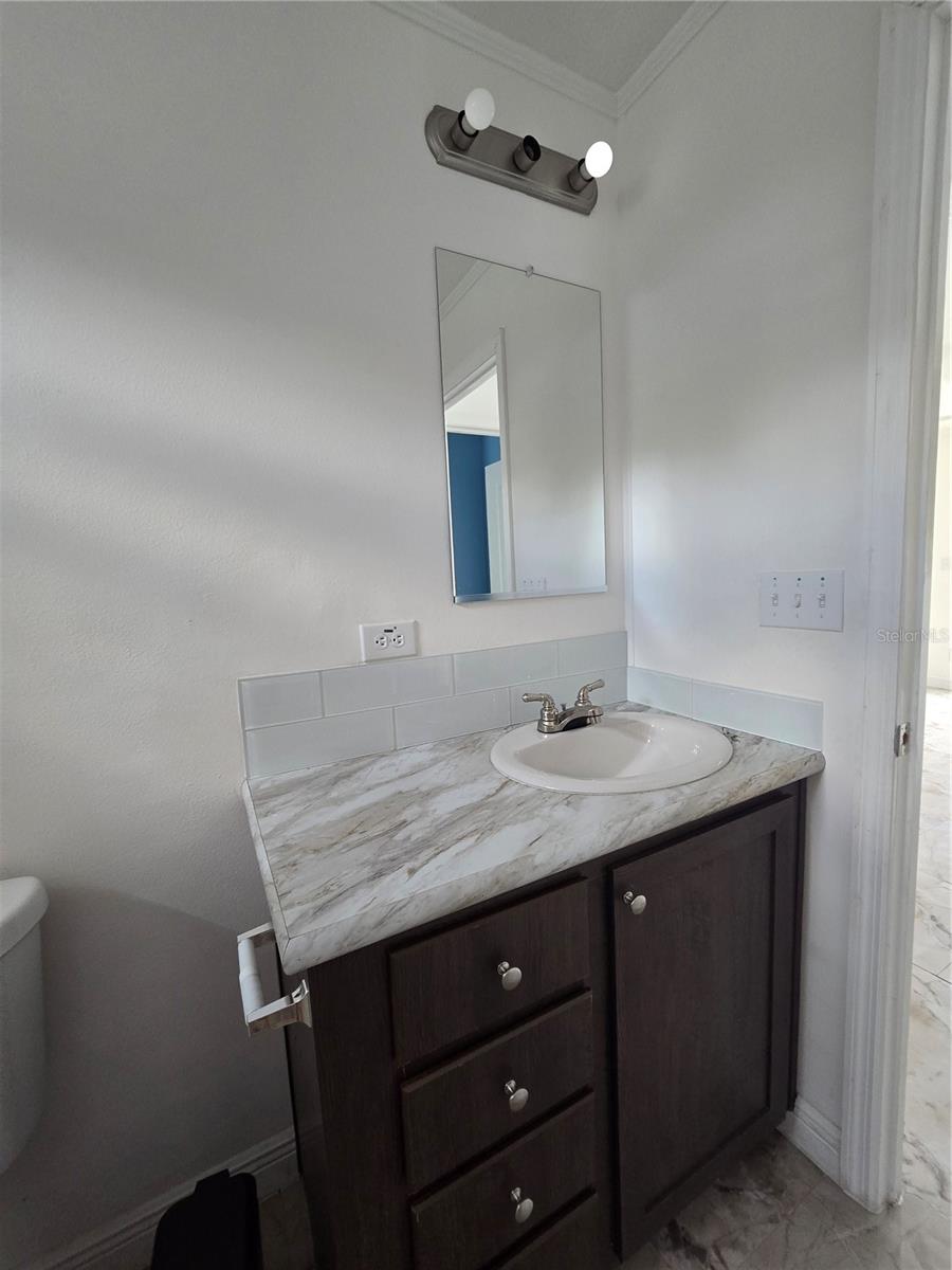 17047 HELEN K DR — photo 21
