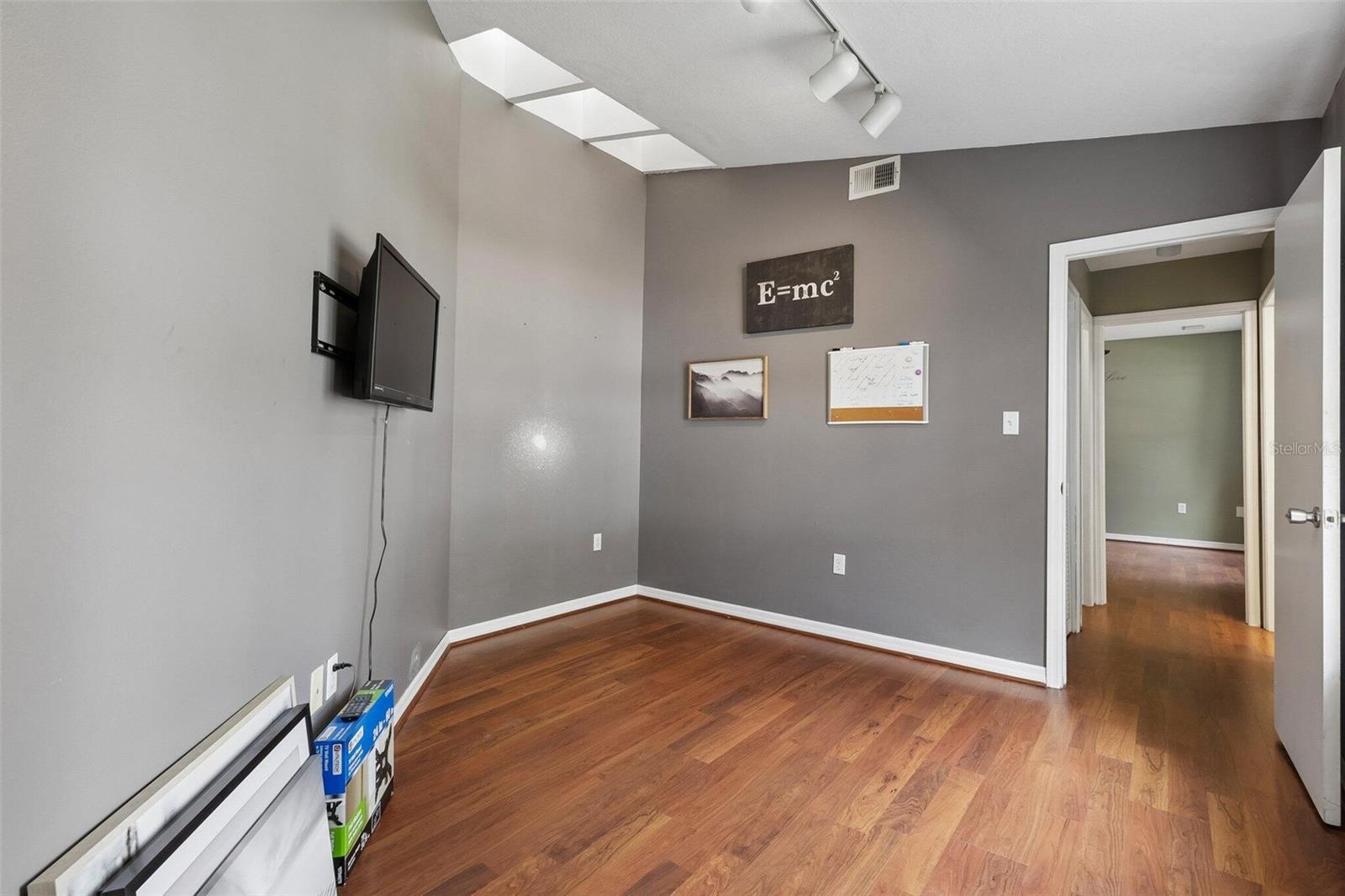 5422 FOLEY SQ — photo 19