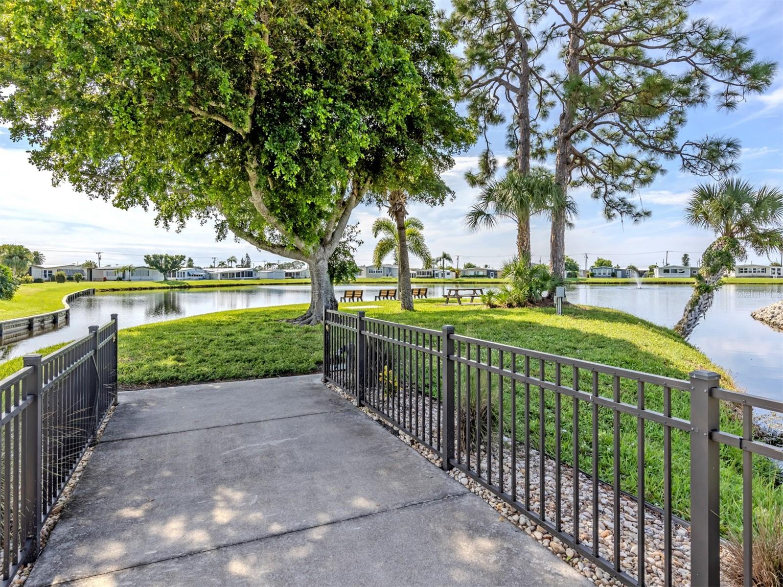 192 PALM HARBOR DR — photo 36