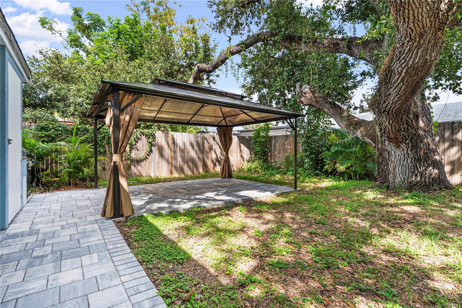 1112 SUNSET AVE — photo 14