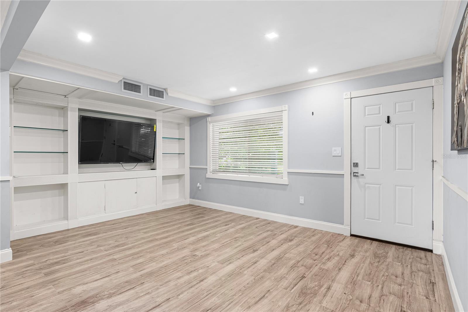 1112 SUNSET AVE — photo 9