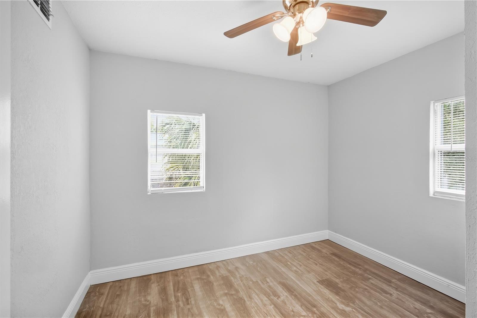 115 W ALLISON CT — photo 13