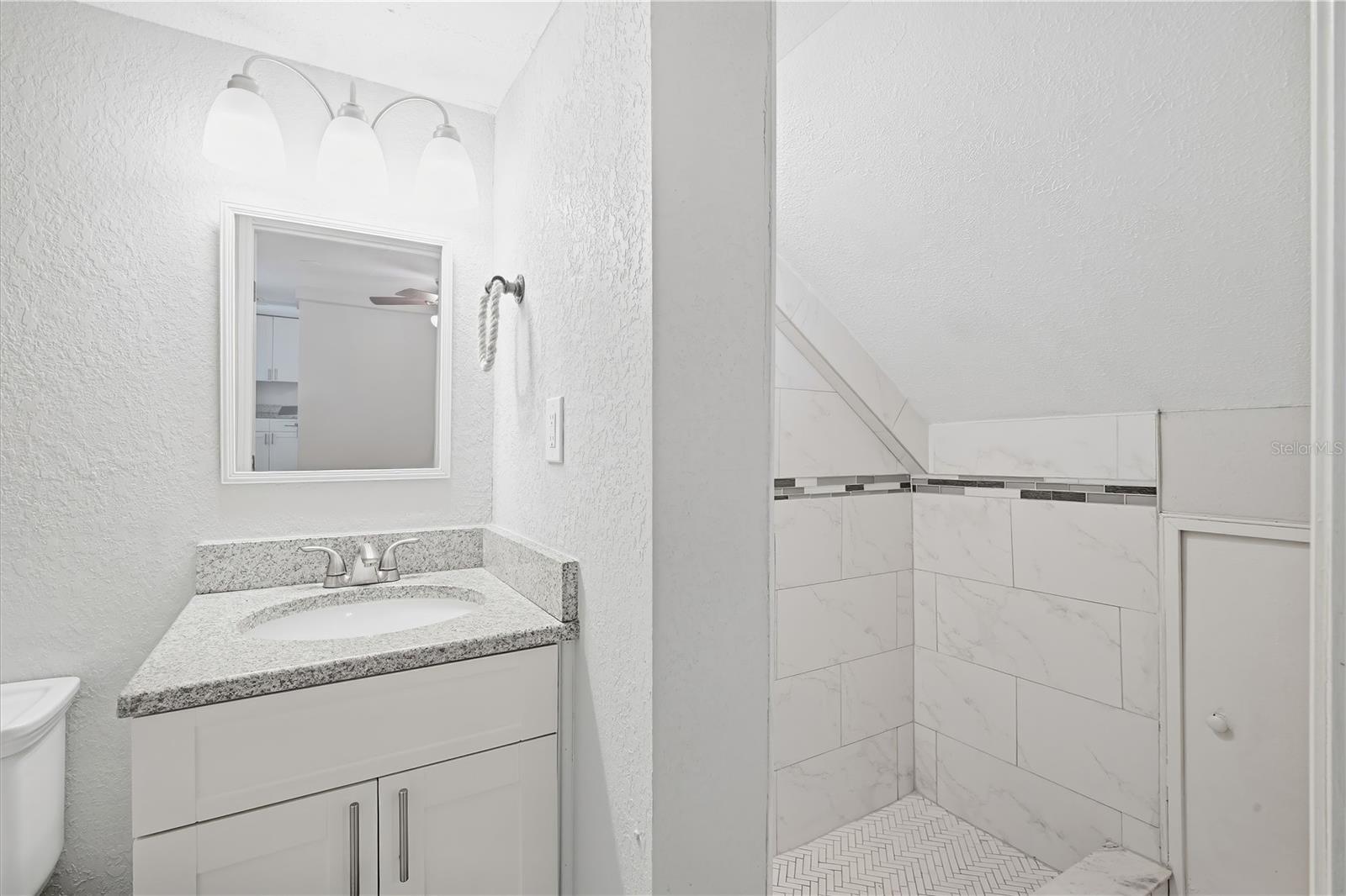 115 W ALLISON CT — photo 10