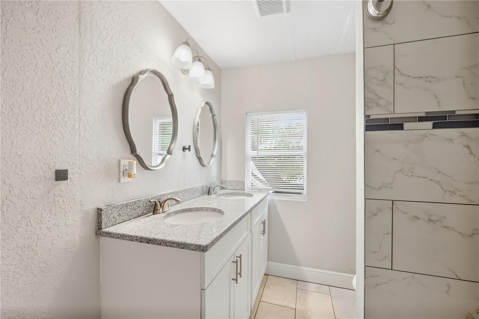 115 W ALLISON CT — photo 15