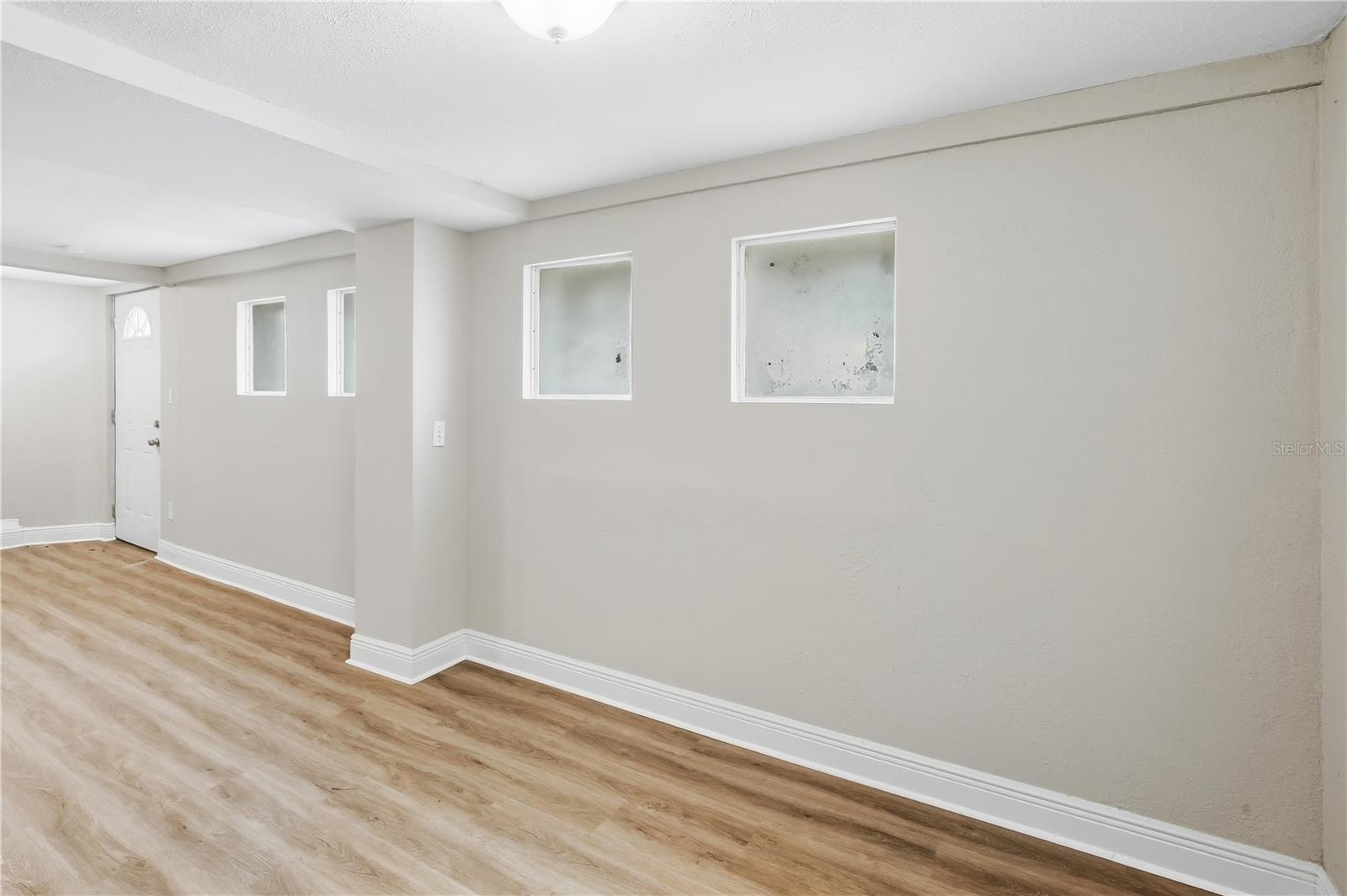 115 W ALLISON CT — photo 5