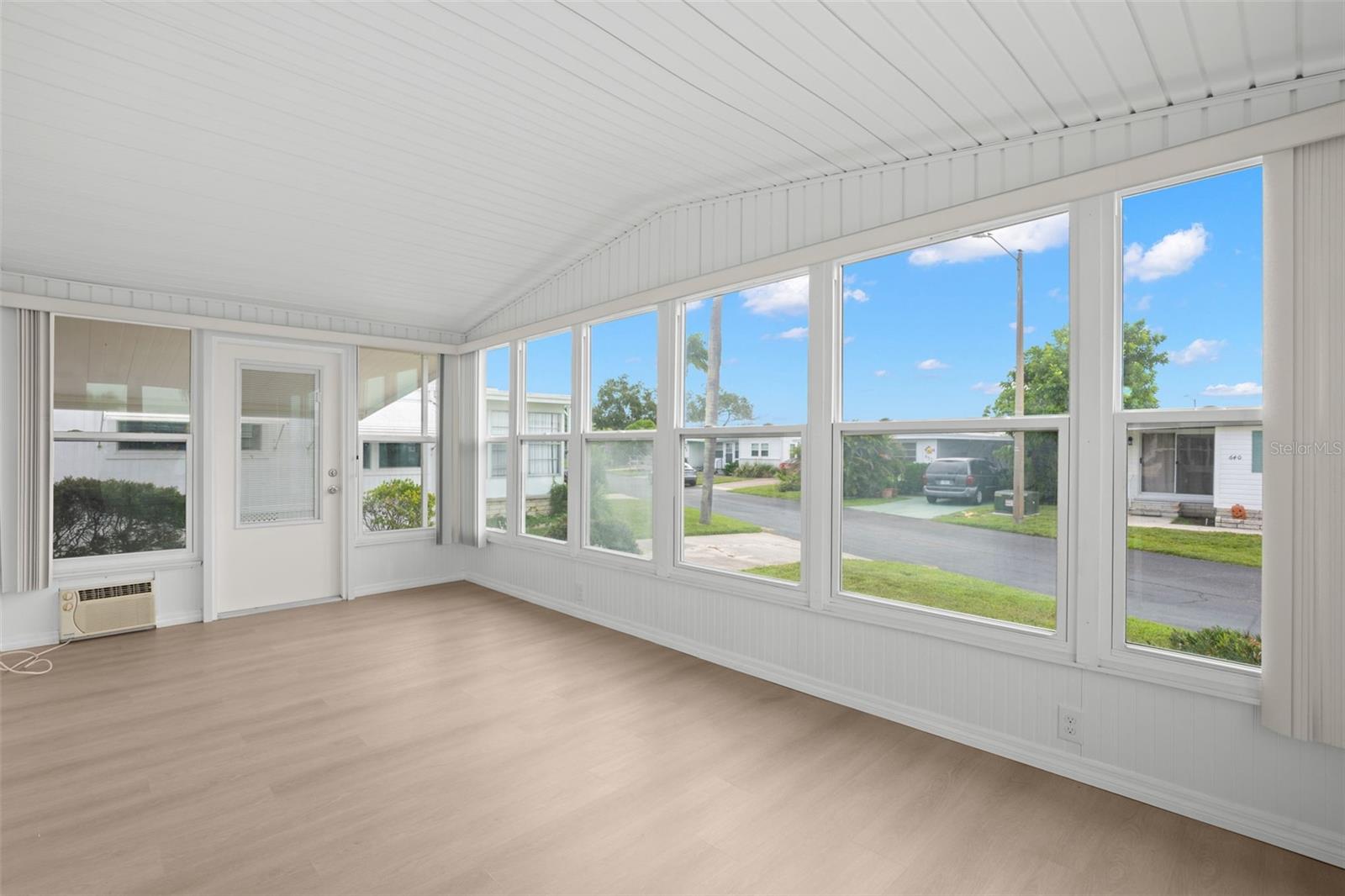 641 MOUNT LANCASTER AVE NE #637 — photo 5