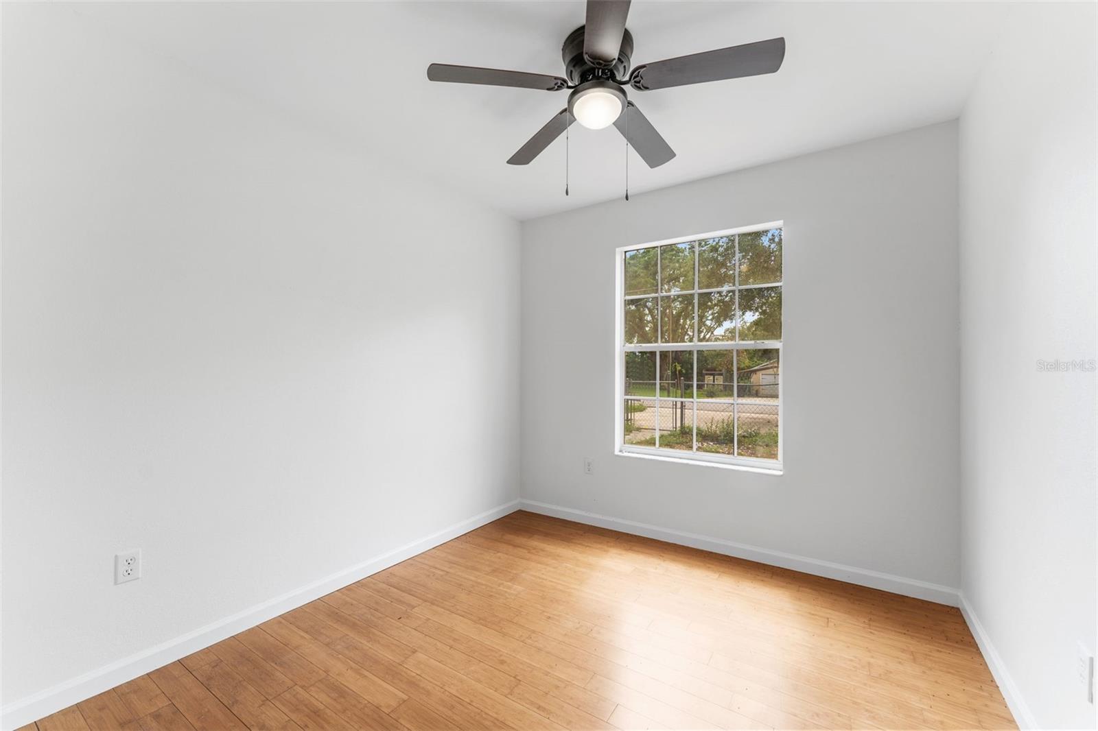 Home in SEFFNER — photo 3