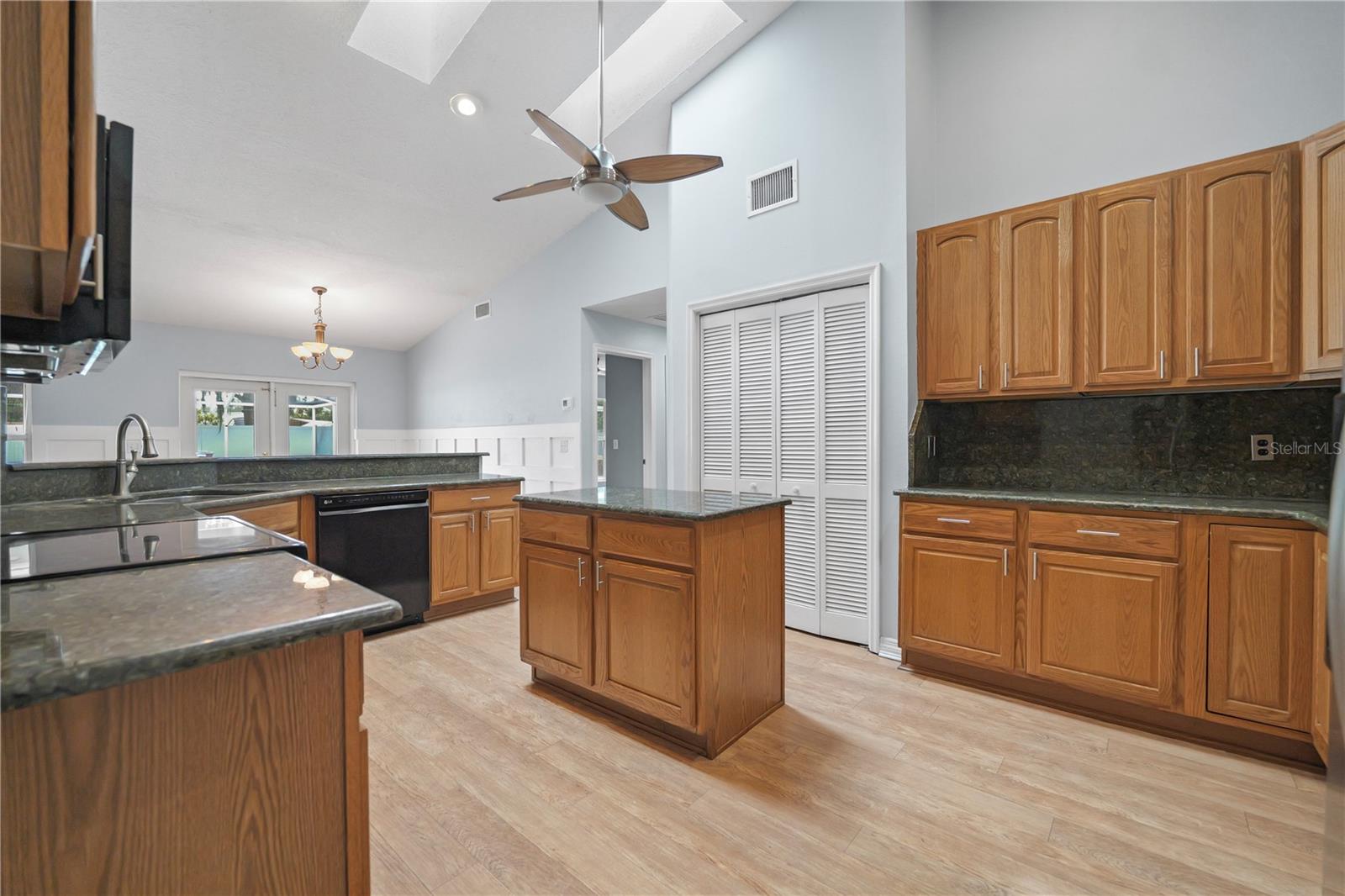 3809 HANOVER HILL DR — photo 11