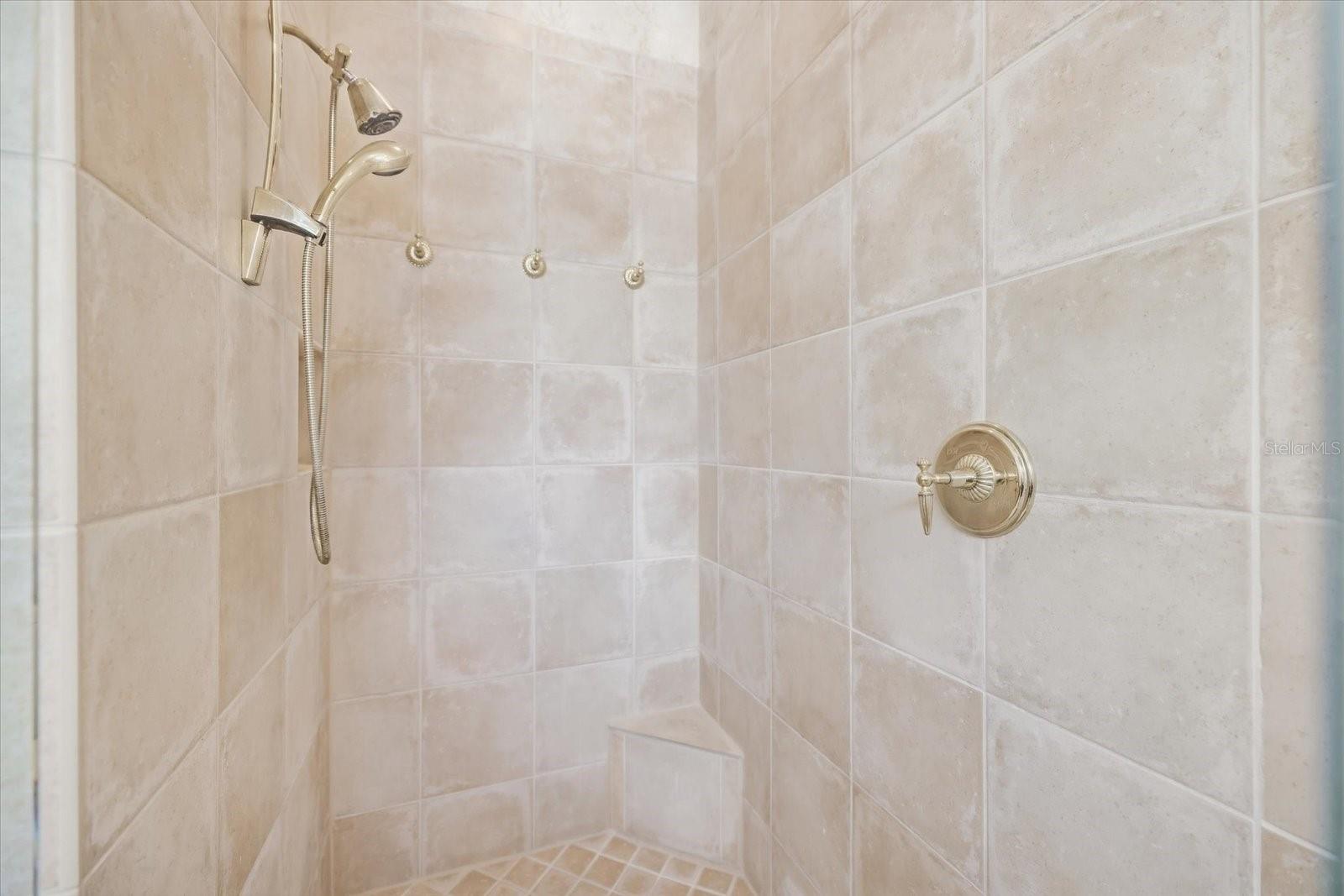 124 TURQUOISE LN — photo 39