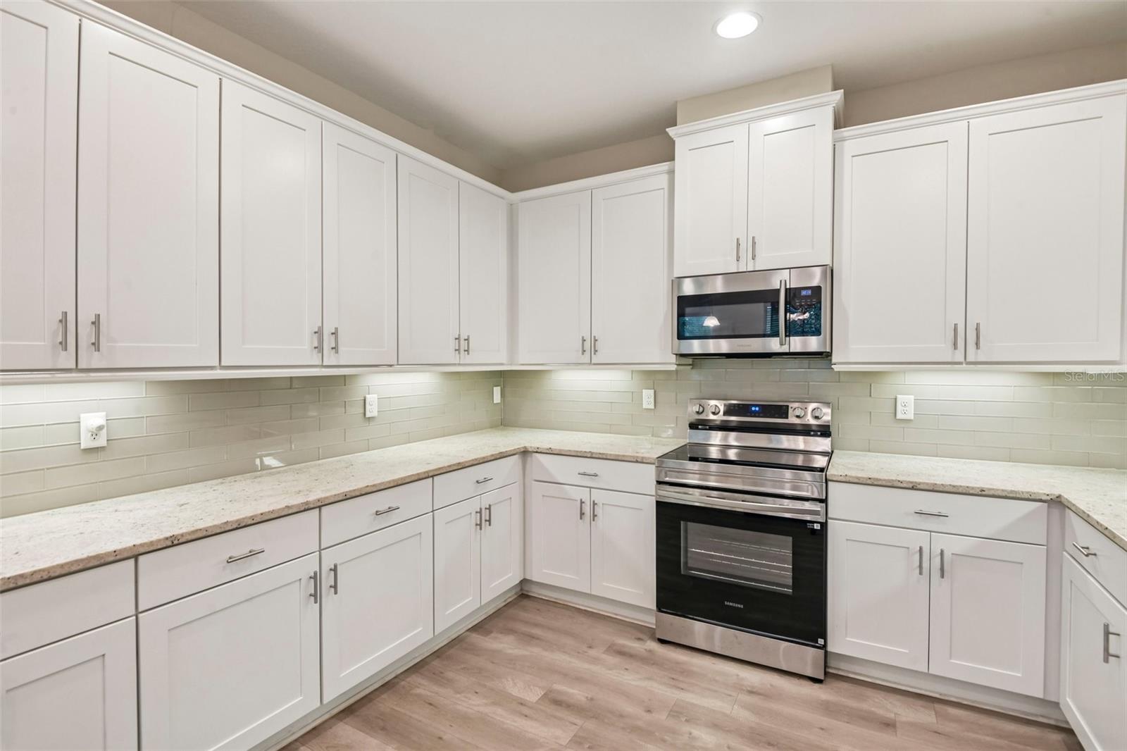 718 CHIPPER DR — photo 11