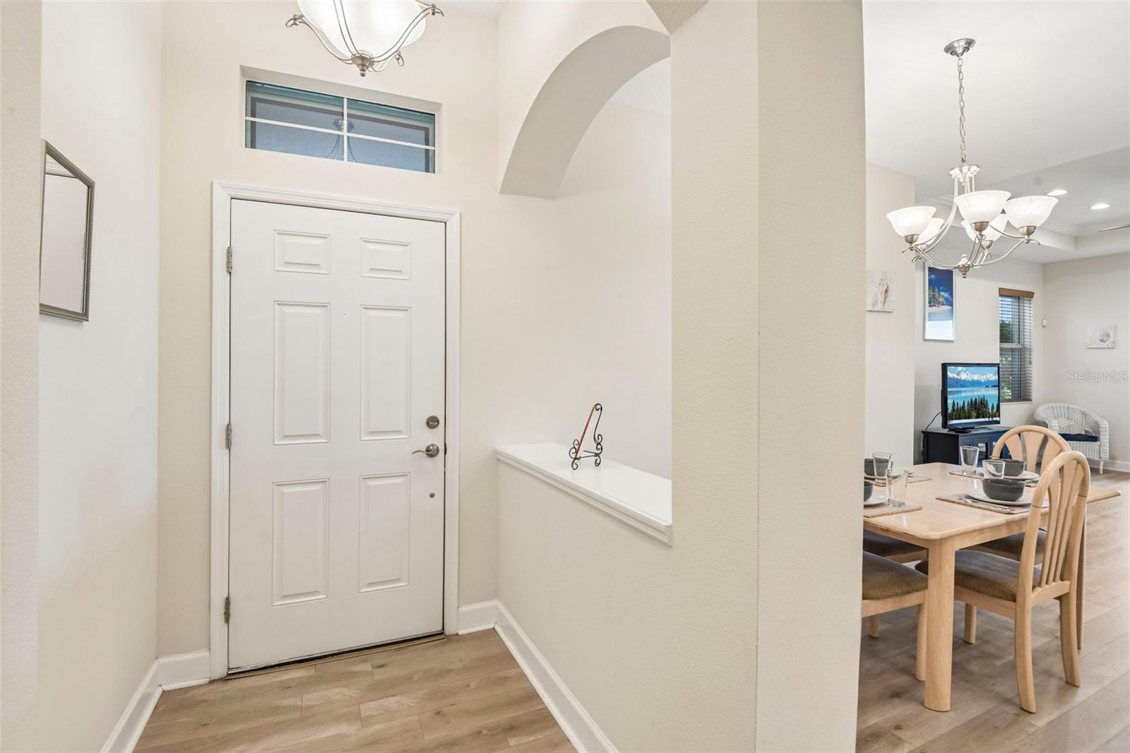 718 CHIPPER DR — photo 4