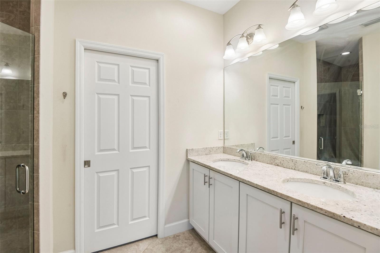 718 CHIPPER DR — photo 18