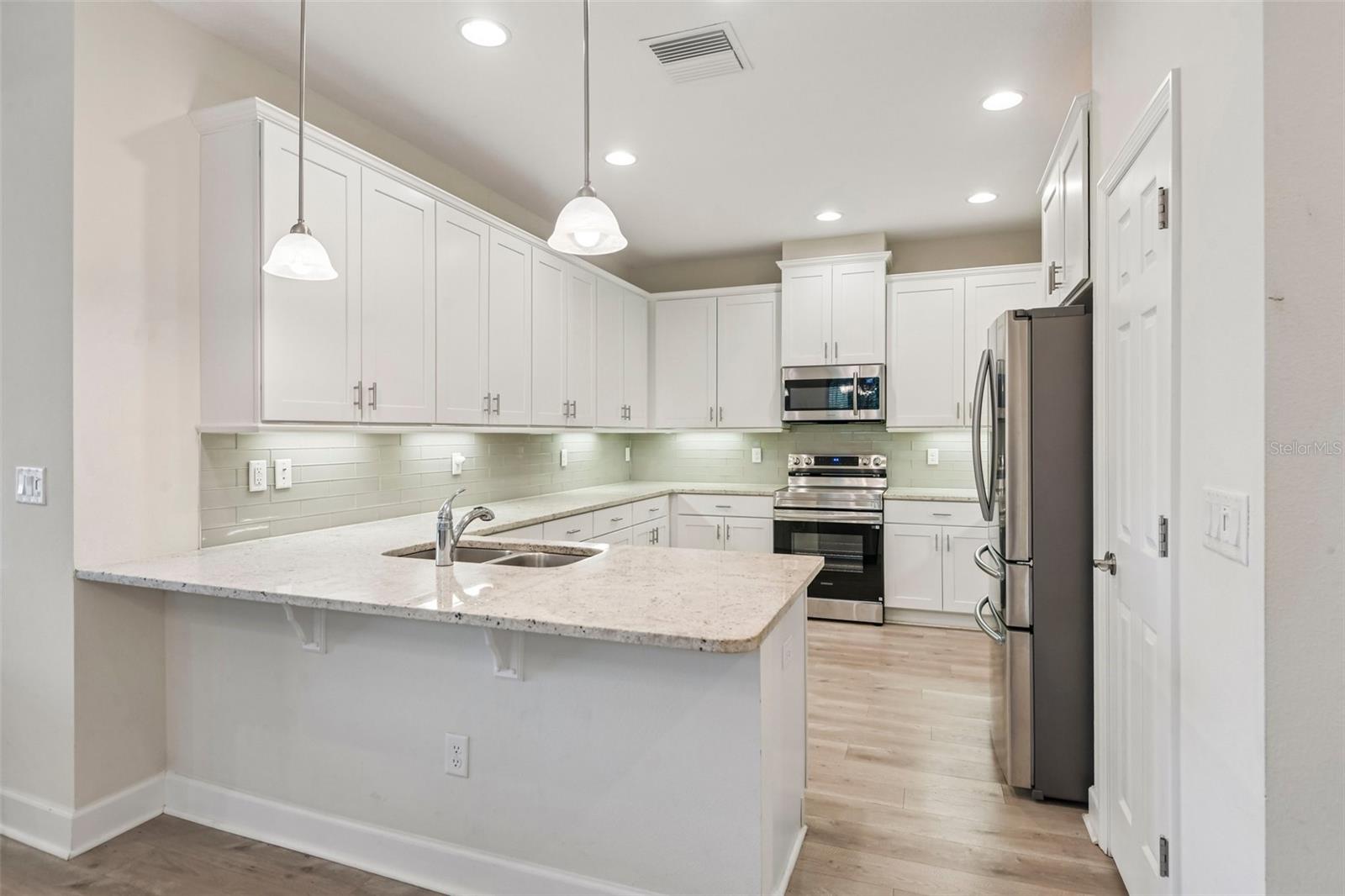 718 CHIPPER DR — photo 10