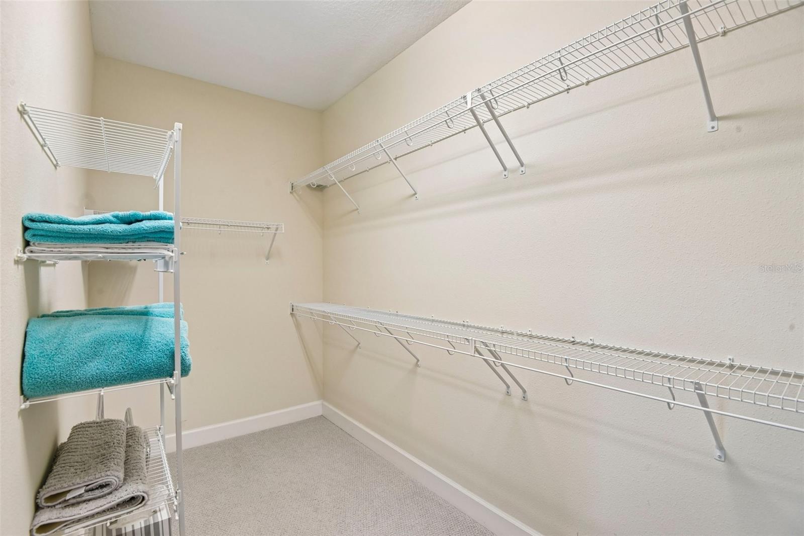 718 CHIPPER DR — photo 21