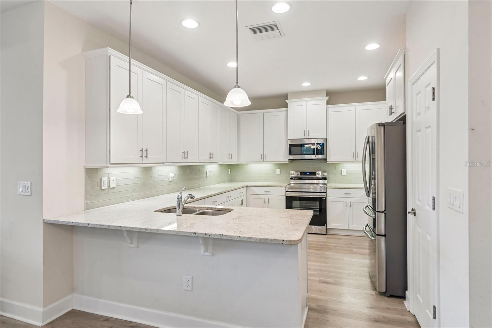 718 CHIPPER DR — photo 15