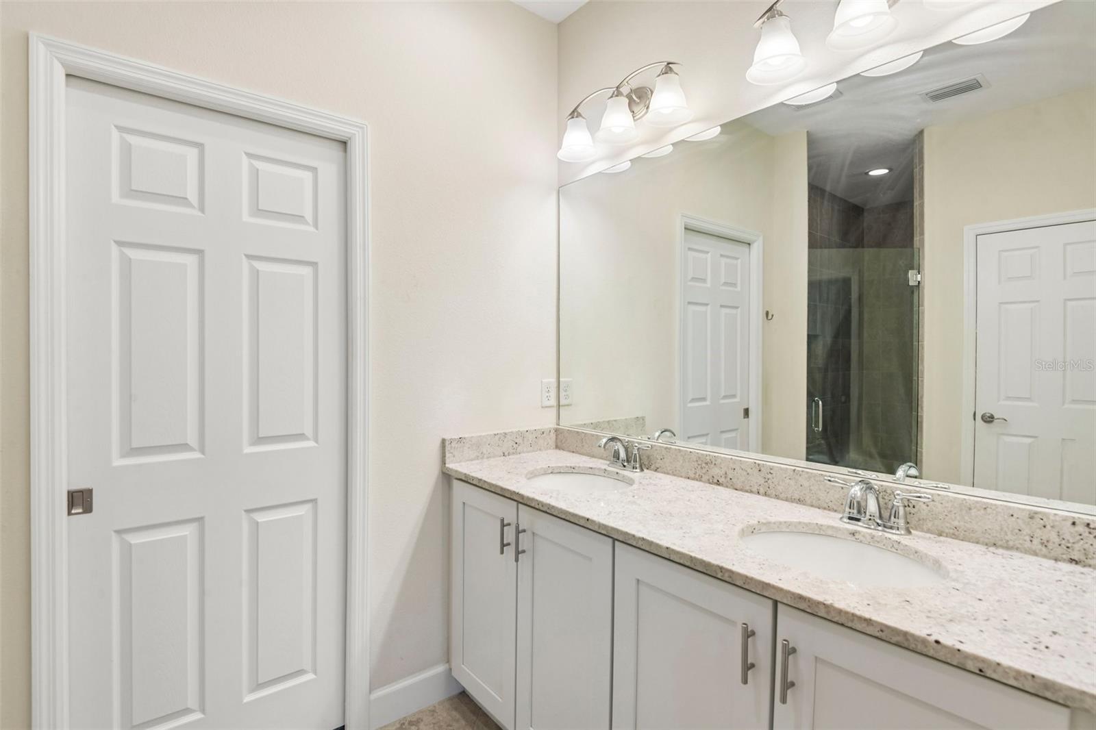 718 CHIPPER DR — photo 20