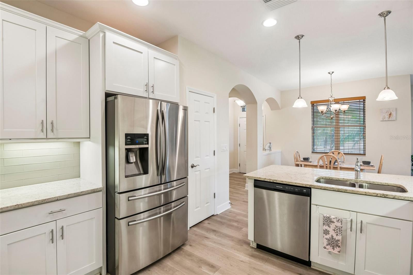718 CHIPPER DR — photo 13