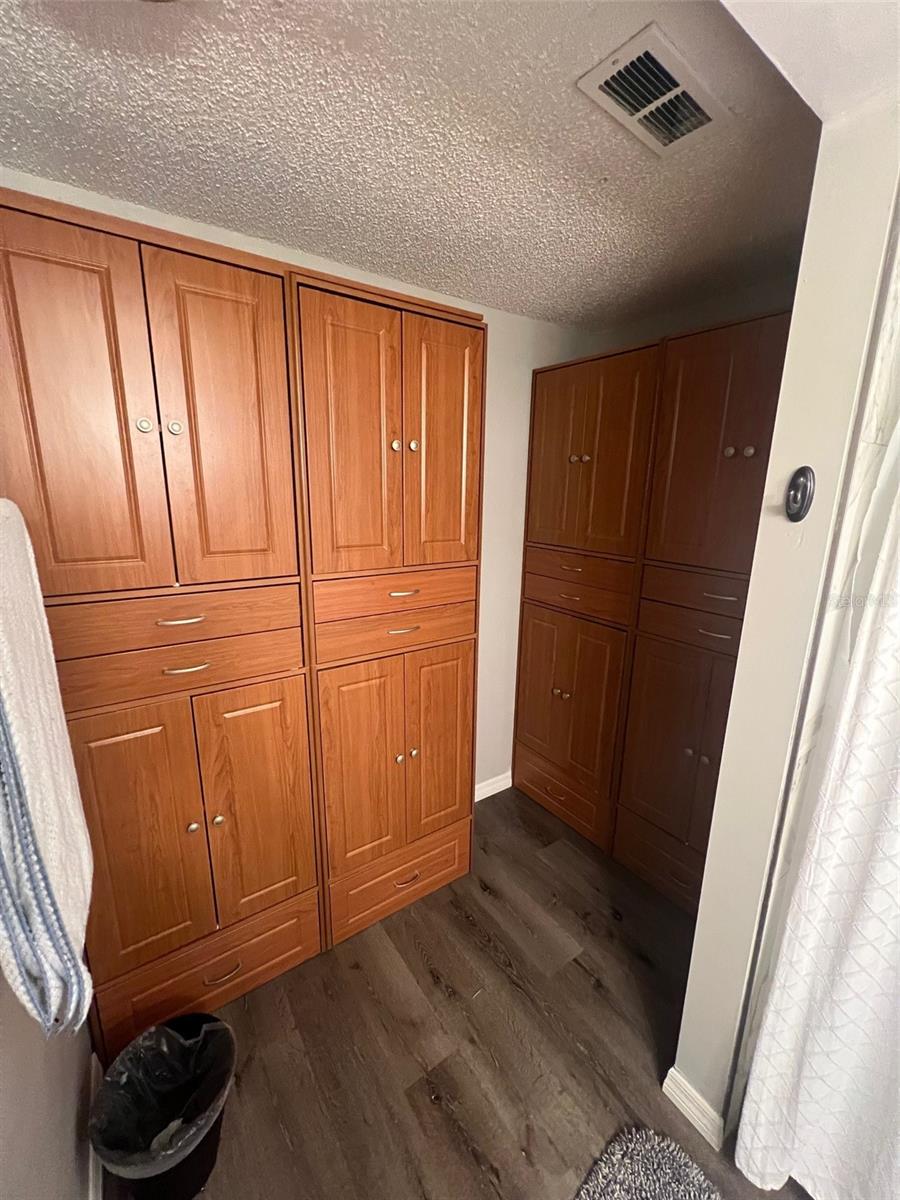 552 HAMMOCK DR — photo 23