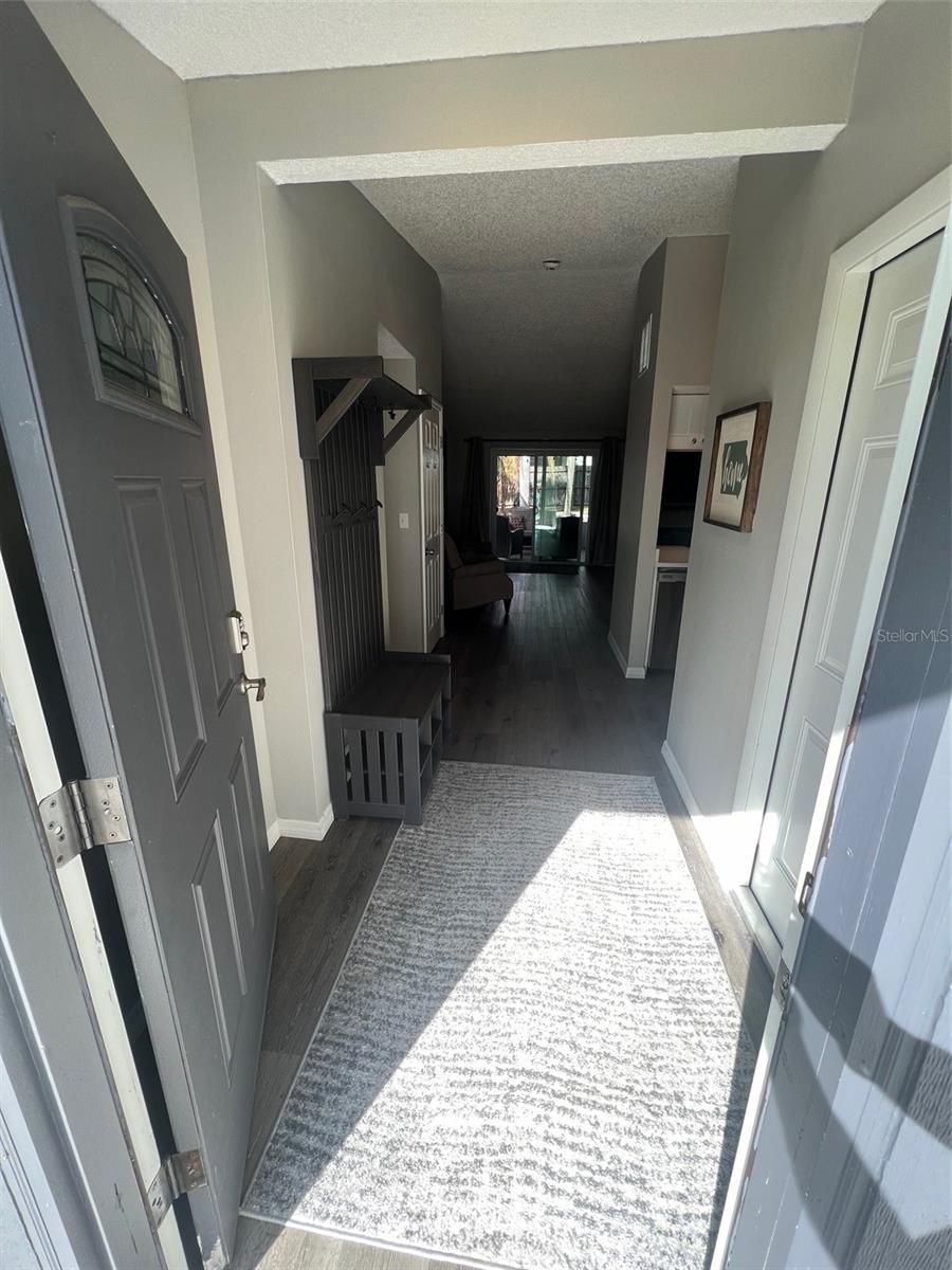 552 HAMMOCK DR — photo 3