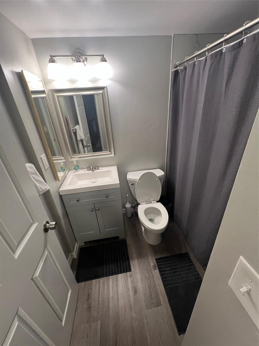 552 HAMMOCK DR — photo 17