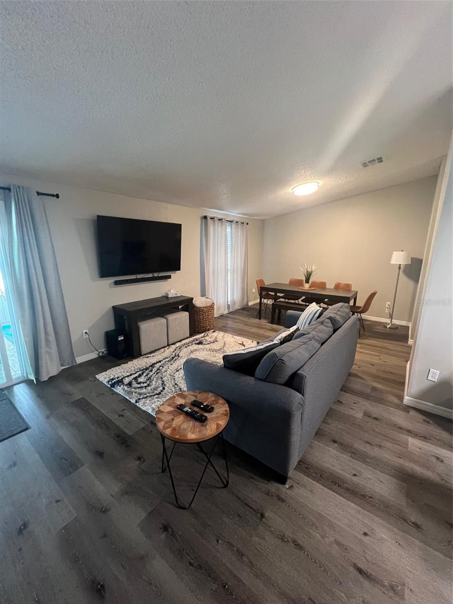 552 HAMMOCK DR — photo 8