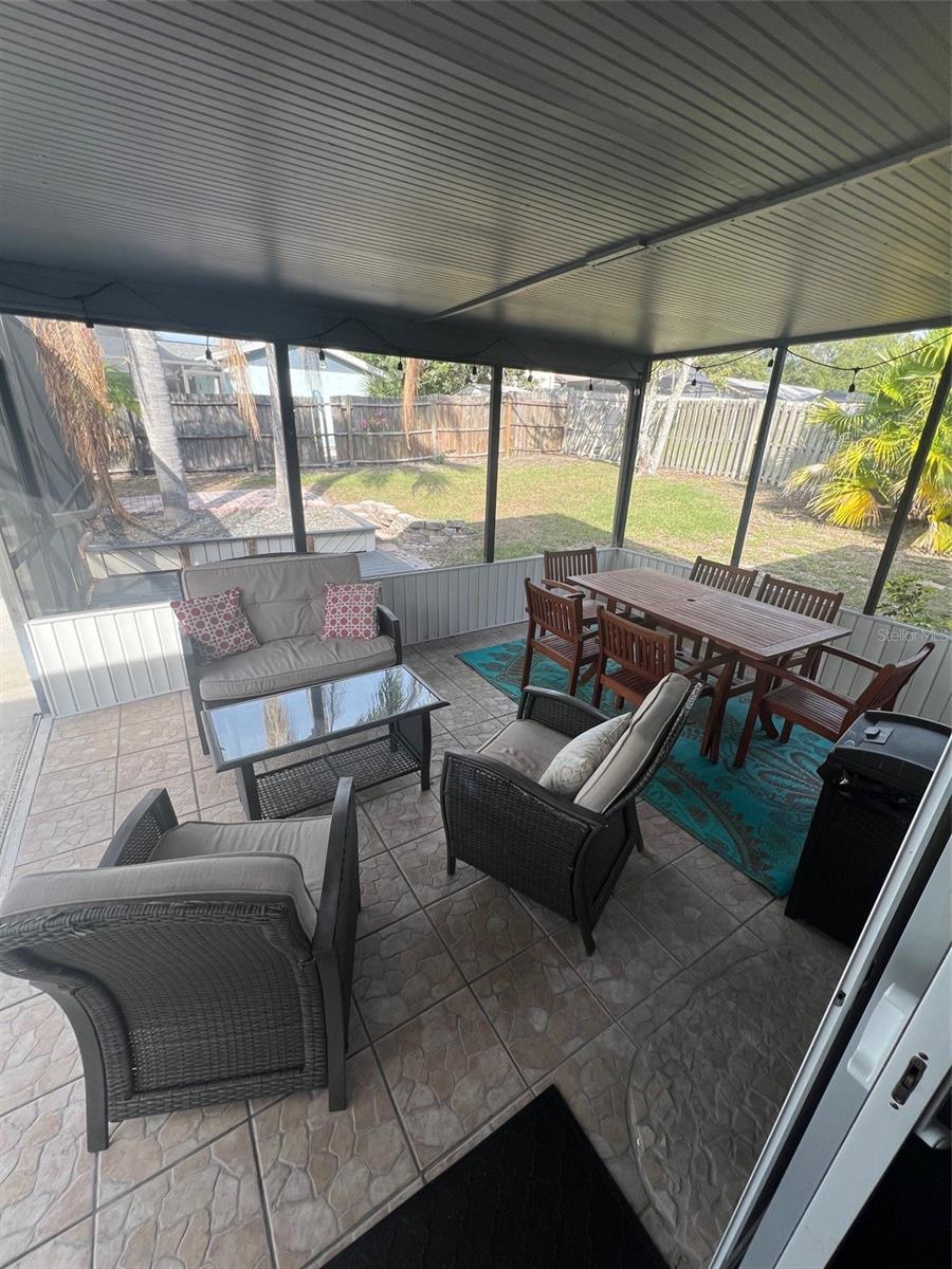 552 HAMMOCK DR — photo 24