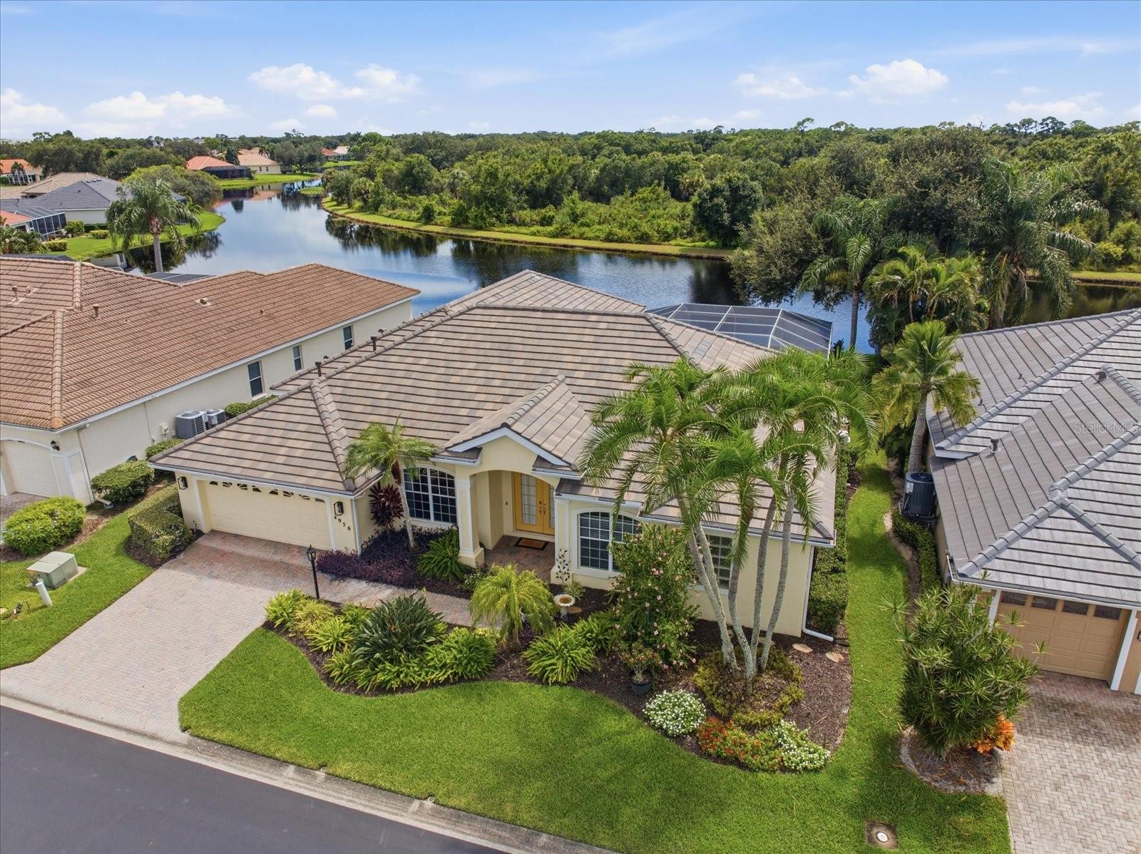 4956 BRIDGEHAMPTON BLVD — photo 4