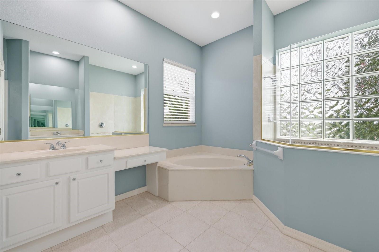 4956 BRIDGEHAMPTON BLVD — photo 37