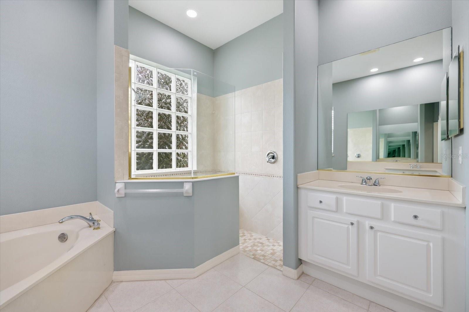 4956 BRIDGEHAMPTON BLVD — photo 36