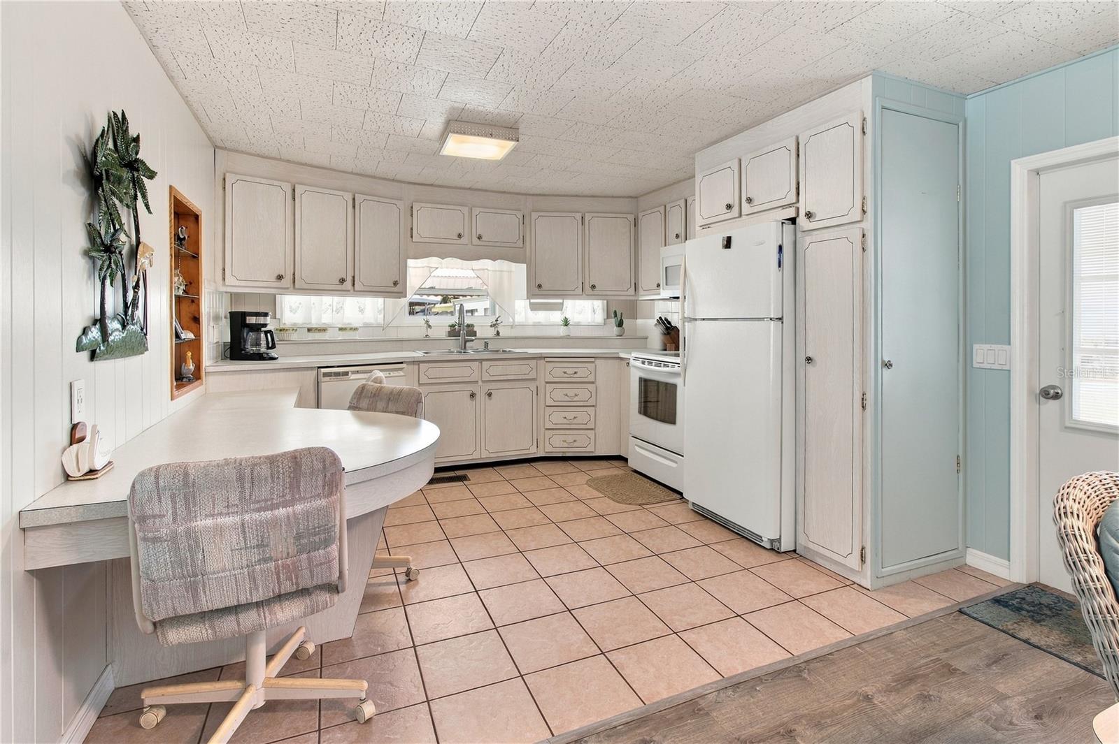 603 CYPRUS CT — photo 9