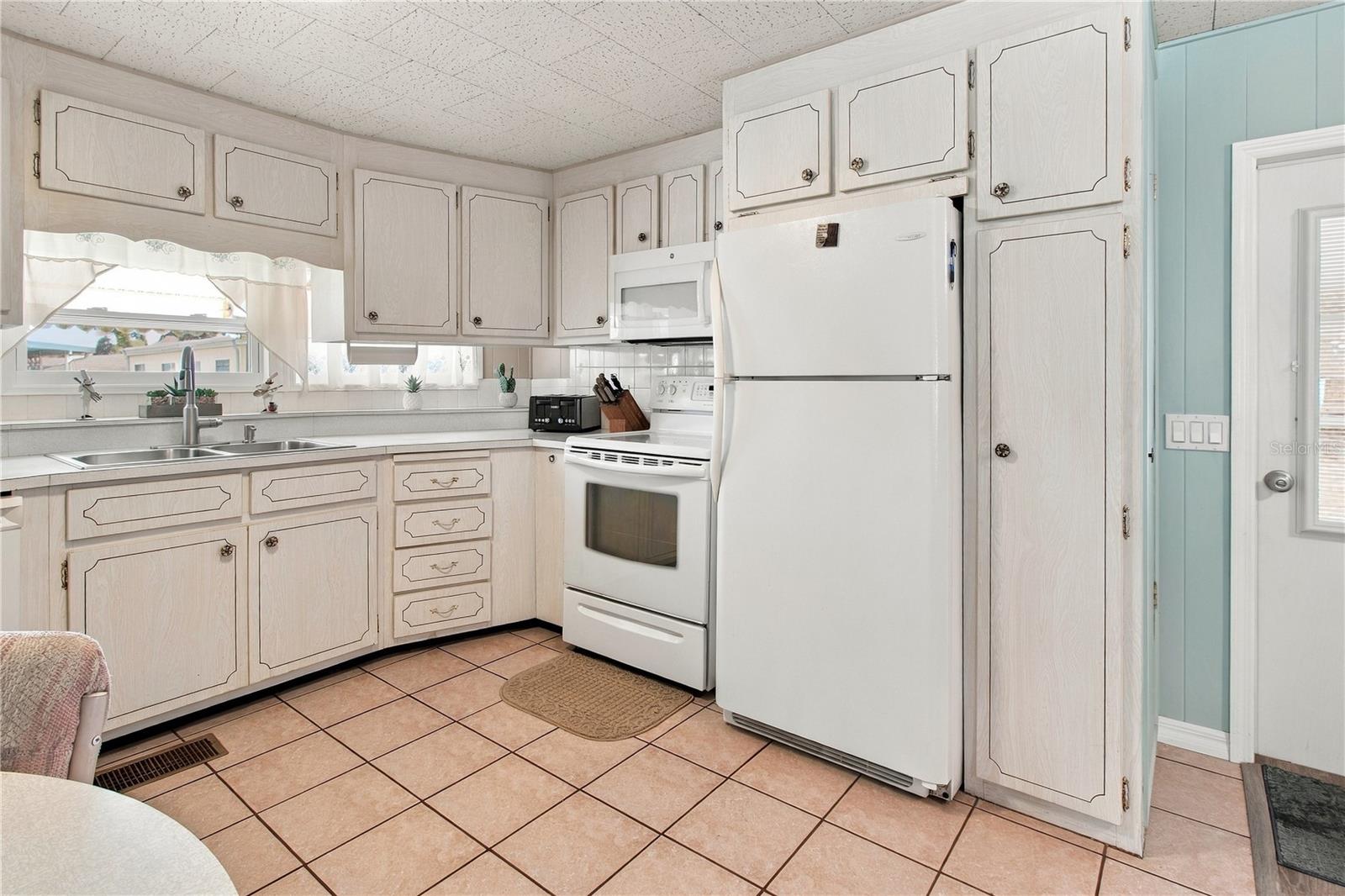 603 CYPRUS CT — photo 10