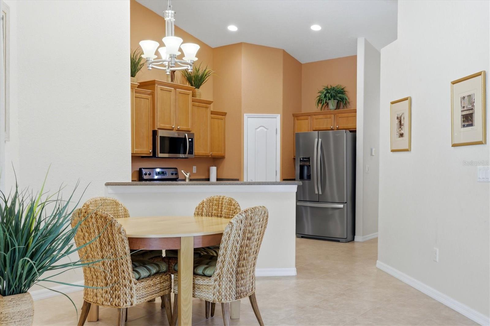 3741 LAKEWOOD BLVD — photo 9