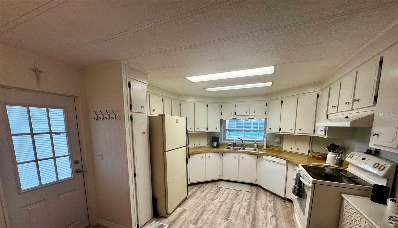 5619 BAYSHORE RD #240 — photo 5