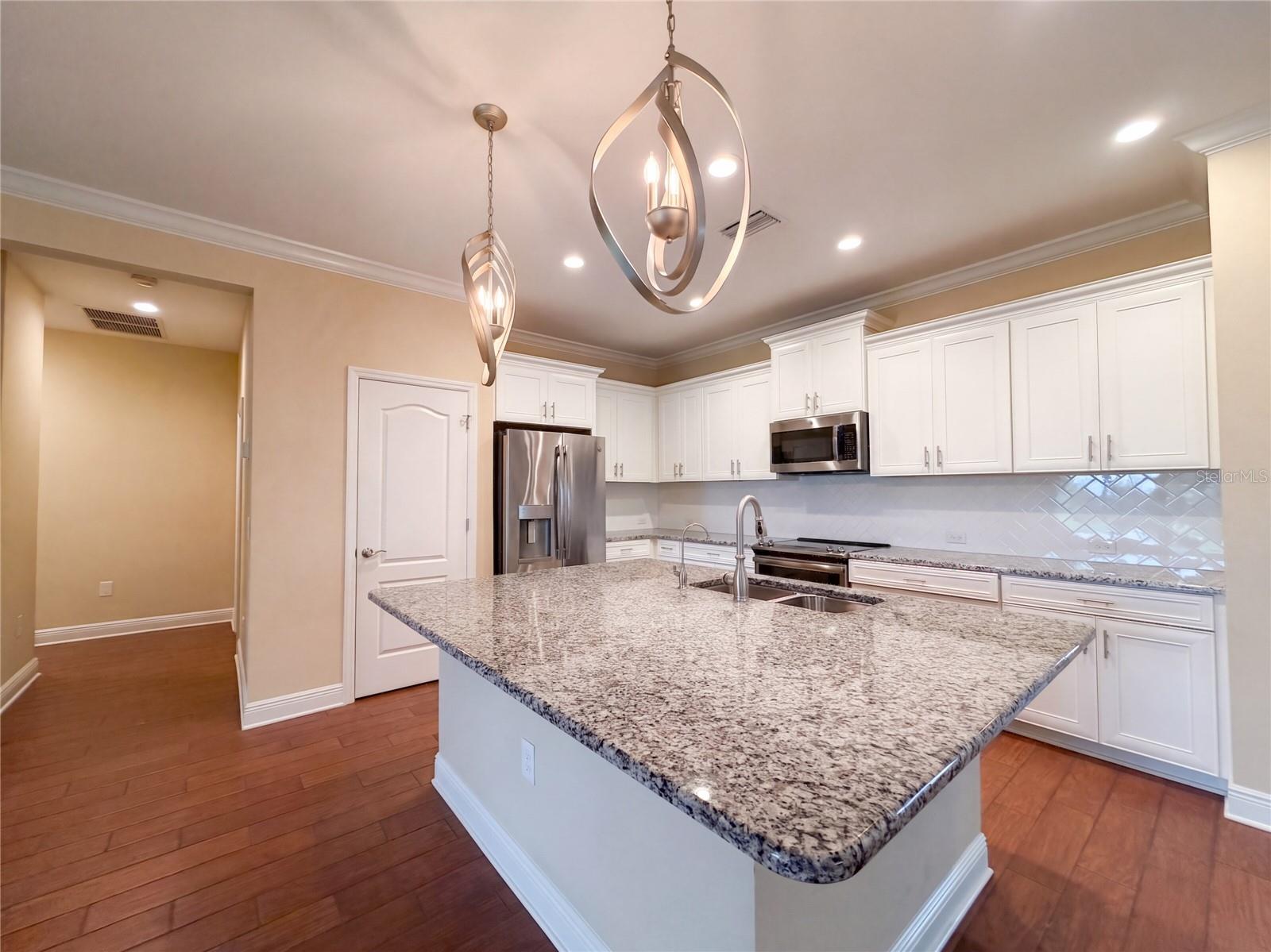 1121 THORNBURY DR — photo 5