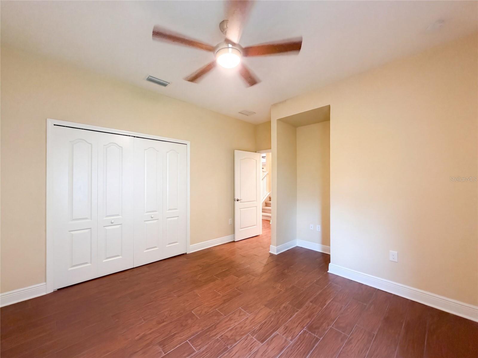 1121 THORNBURY DR — photo 16