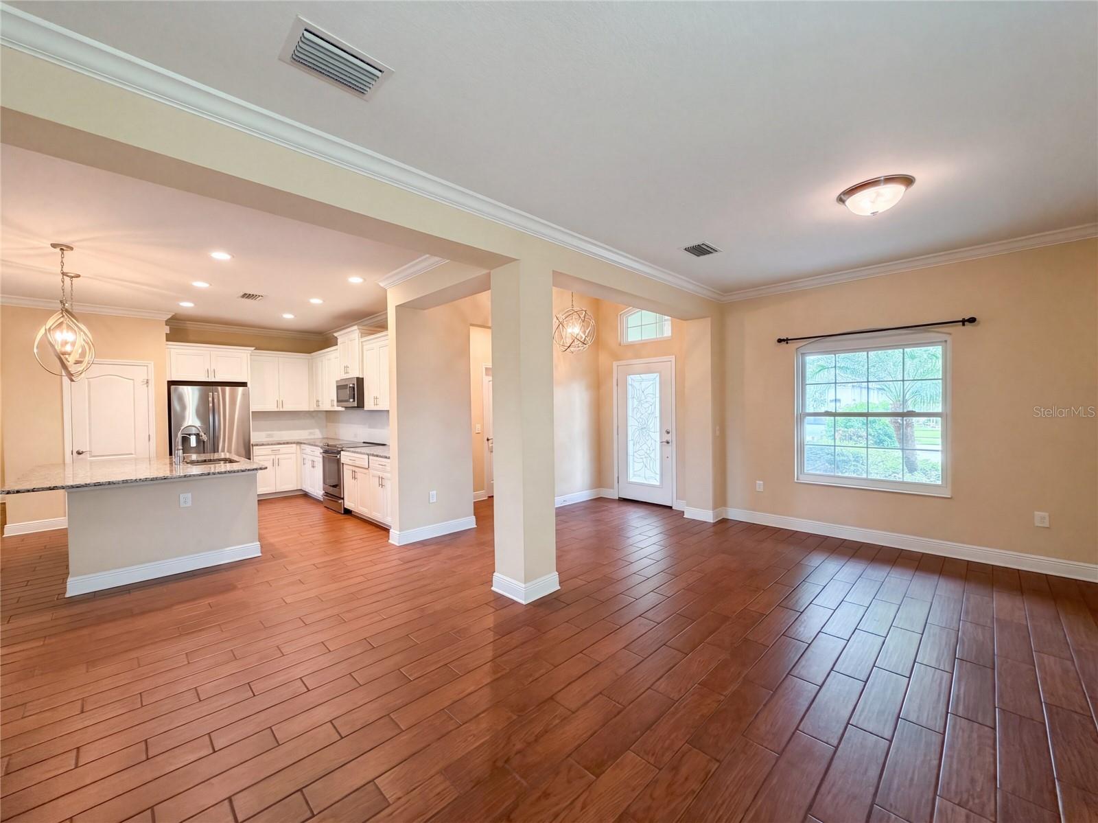 1121 THORNBURY DR — photo 6