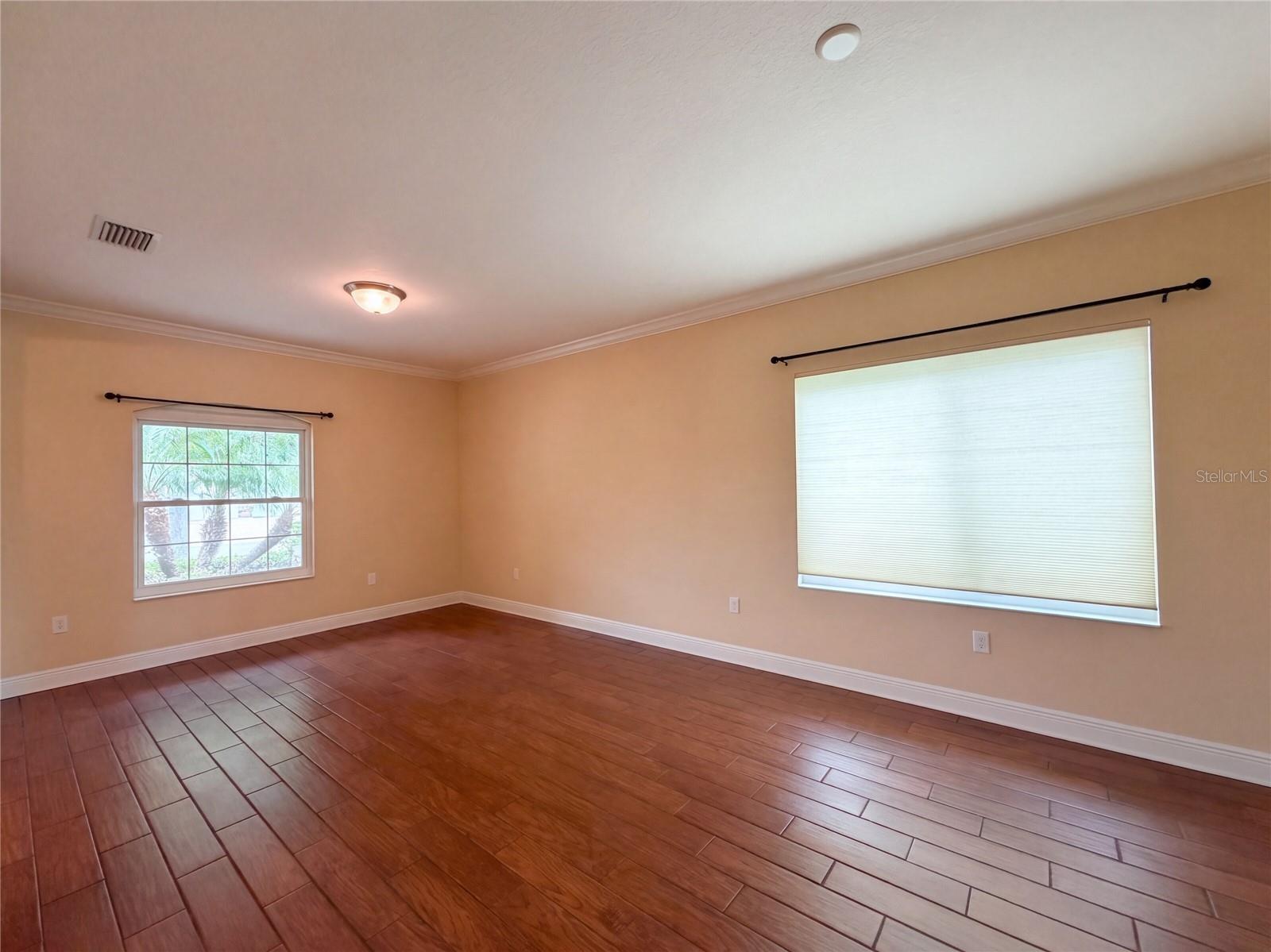 1121 THORNBURY DR — photo 8