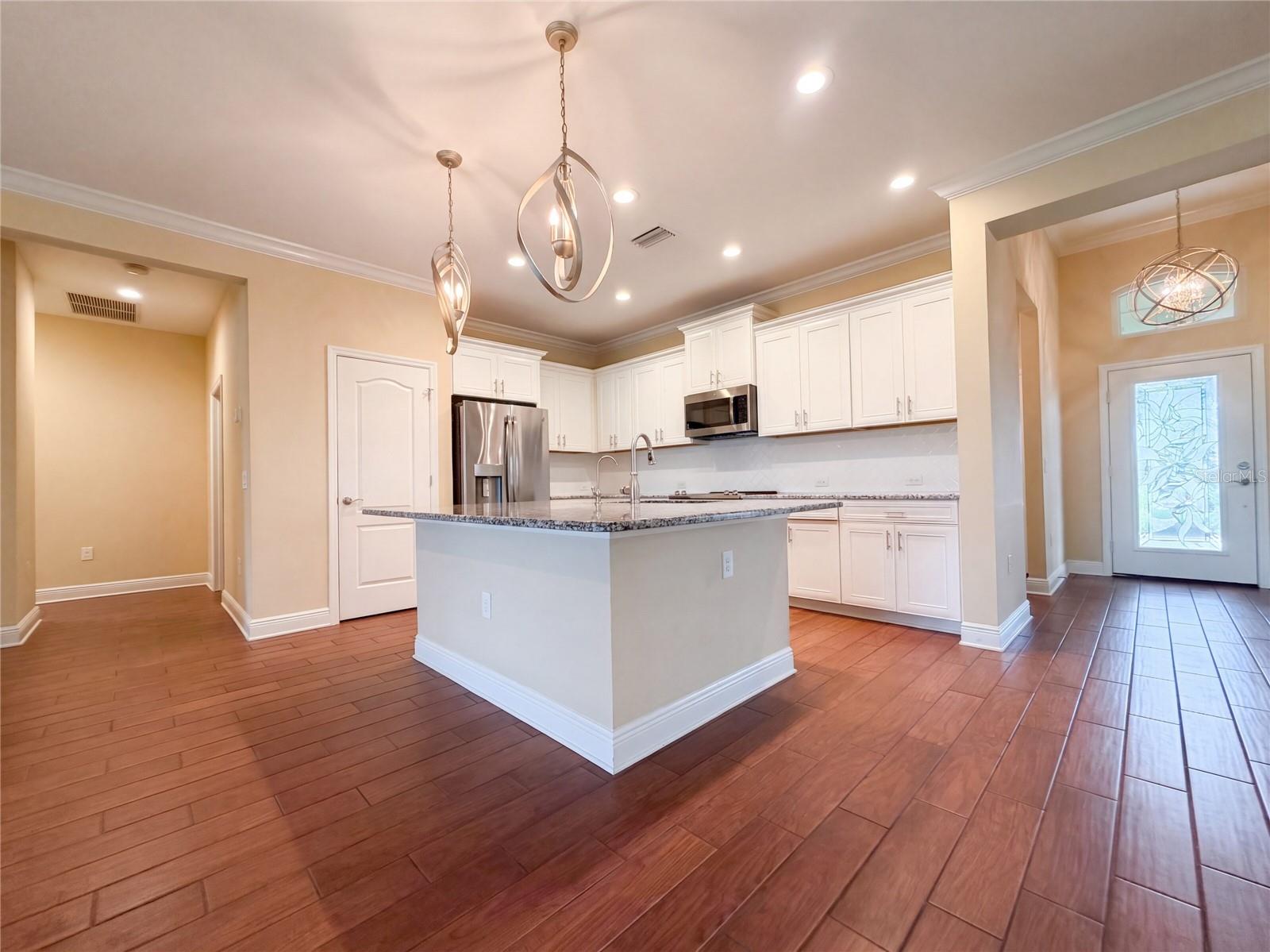 1121 THORNBURY DR — photo 4
